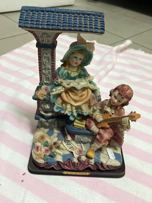 The park lane collection- Figurines ***