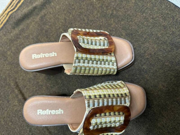 Ladies Sandals size 35- Shoes ***