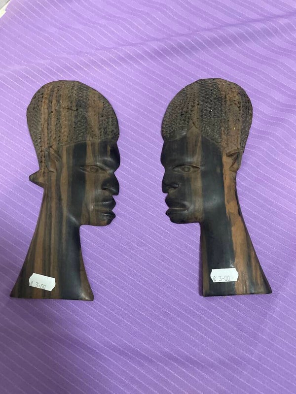 African wood face- Decor ***