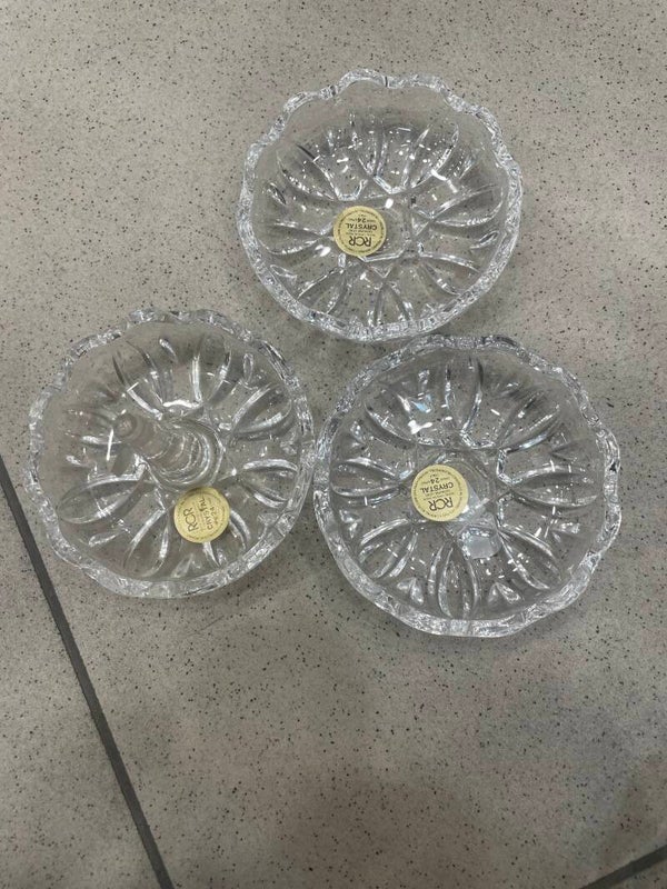 Glass Ash tray set  (€3 each) - decor*