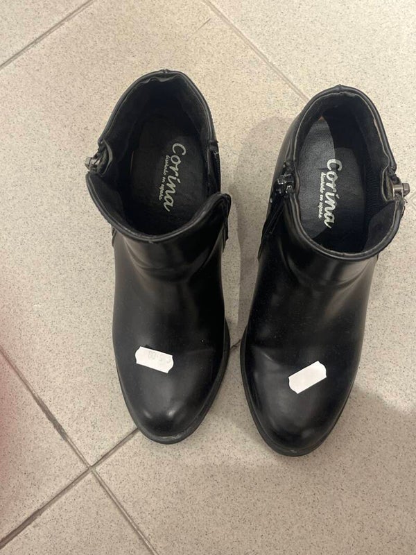 Corina Shoes - size: 35*