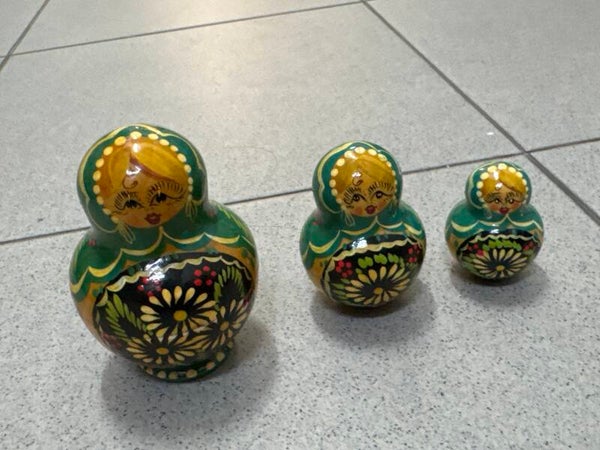 Matryoshka nesting dolls- Decor ***