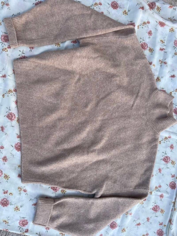Women zara sweater small size