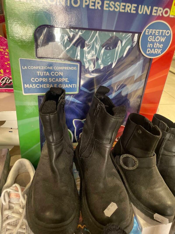 Girls Boots - Size 32