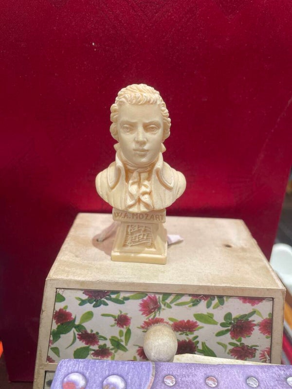 W.A. Mozart Bust - Collectibles