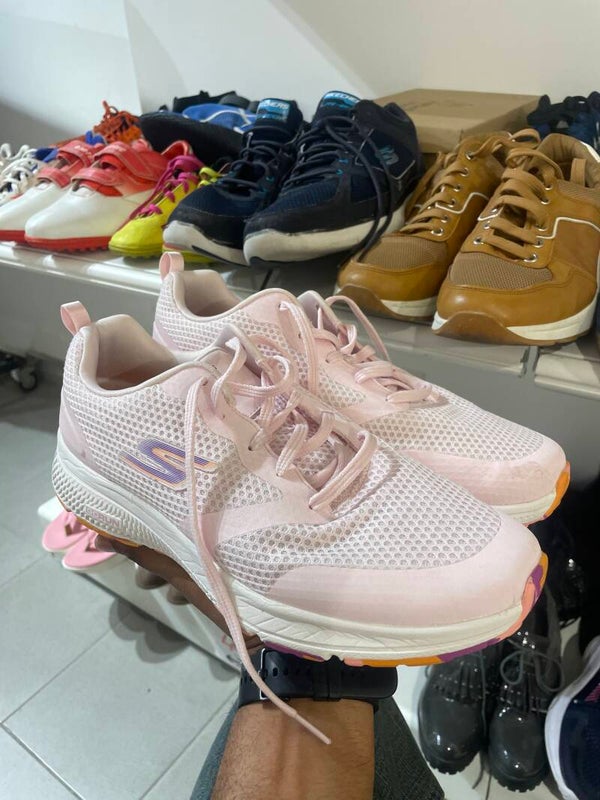 Skechers Women Shoe - Size 41 ***
