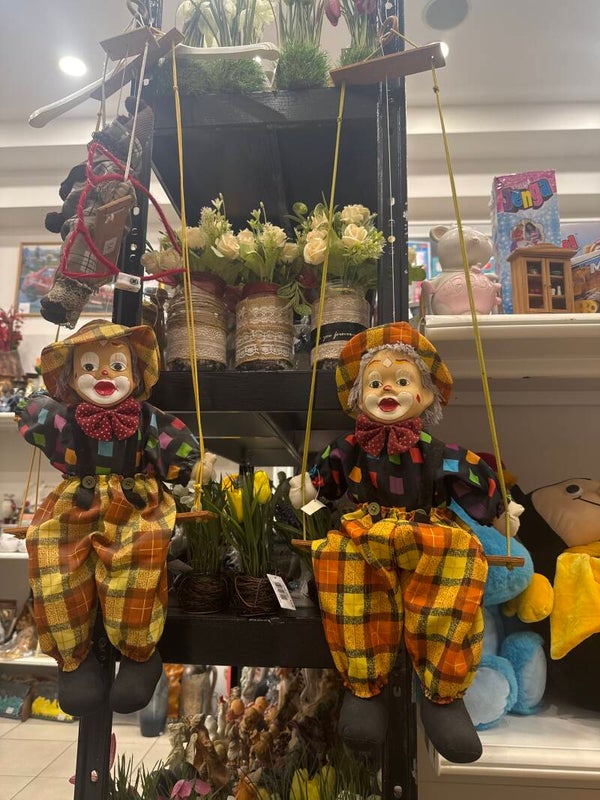hanging clown dolls on swings-10€ each-Decor***
