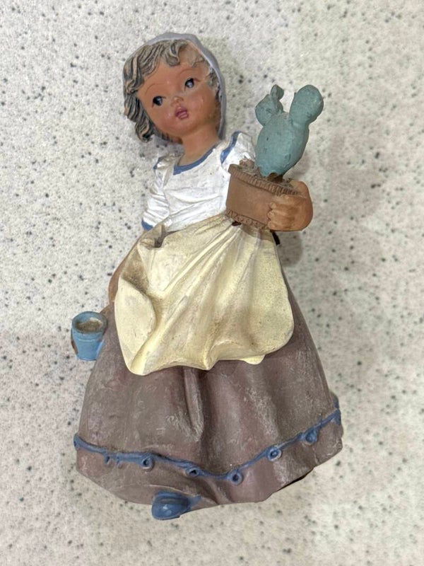 Solid Clay - Figurines