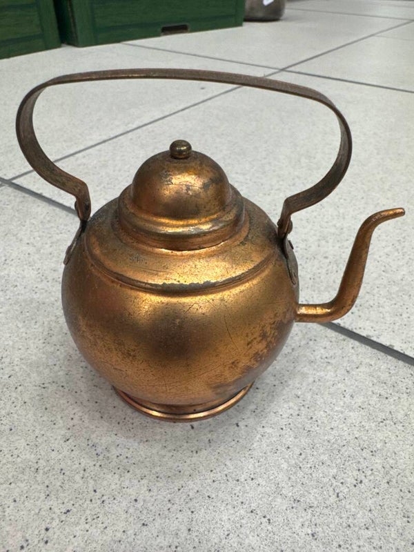 Vintage Kettle - Brass