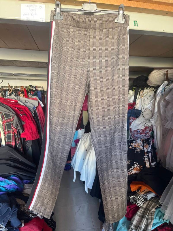 Women’s Pant - Size L ****