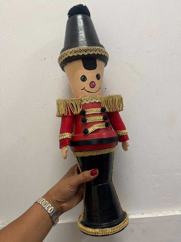 Terracotta po nutcracker figurine- Figurines ***