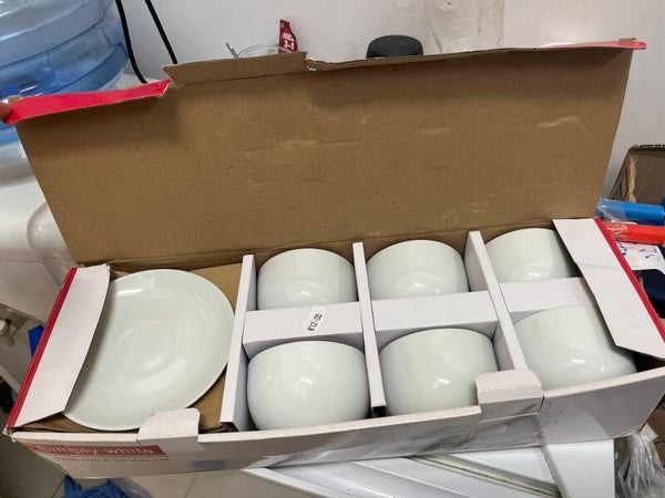 New tea cups & saucers- Supplies ***