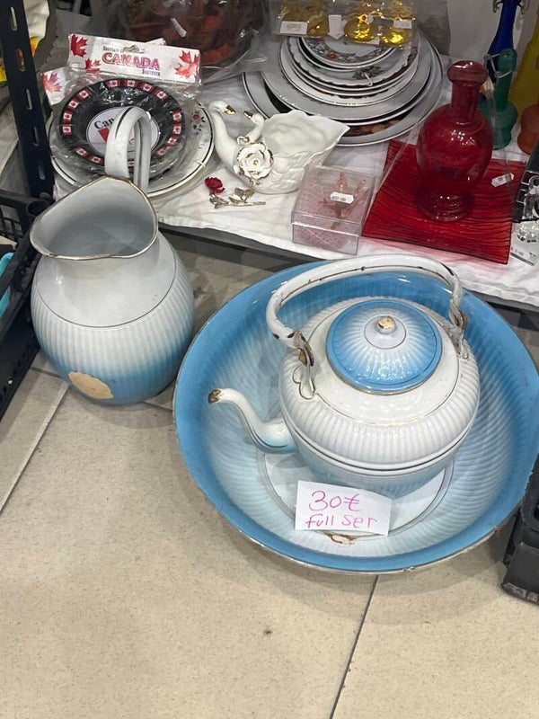 antique porcelain wash set - Supplies*