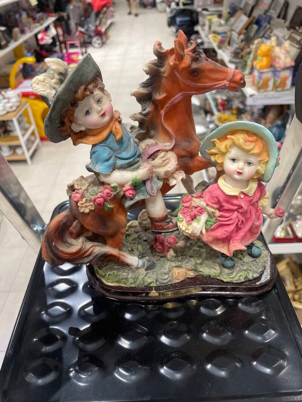 Vintage Figirines-Decor***