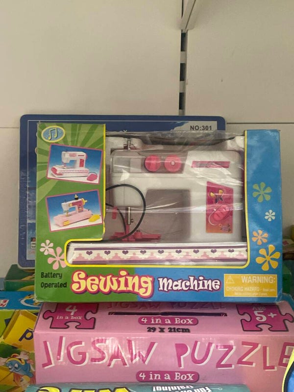 Sewing Machine - Toys*