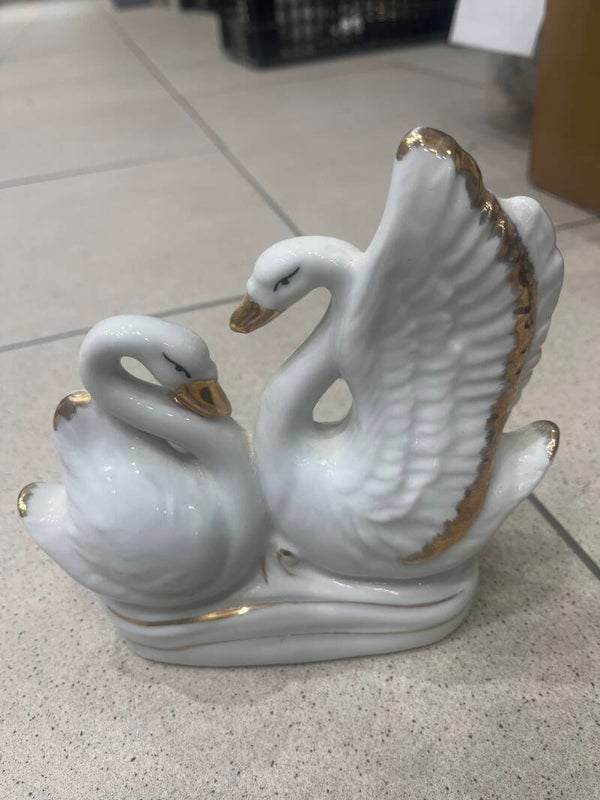 Porcelain Swan Figurines-Decor**