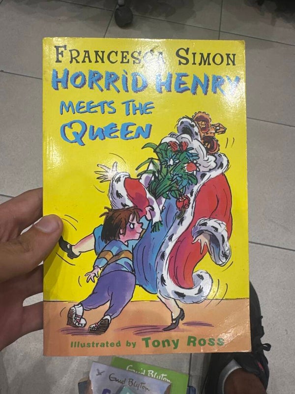 Horrid Henry meets the queen - Books*