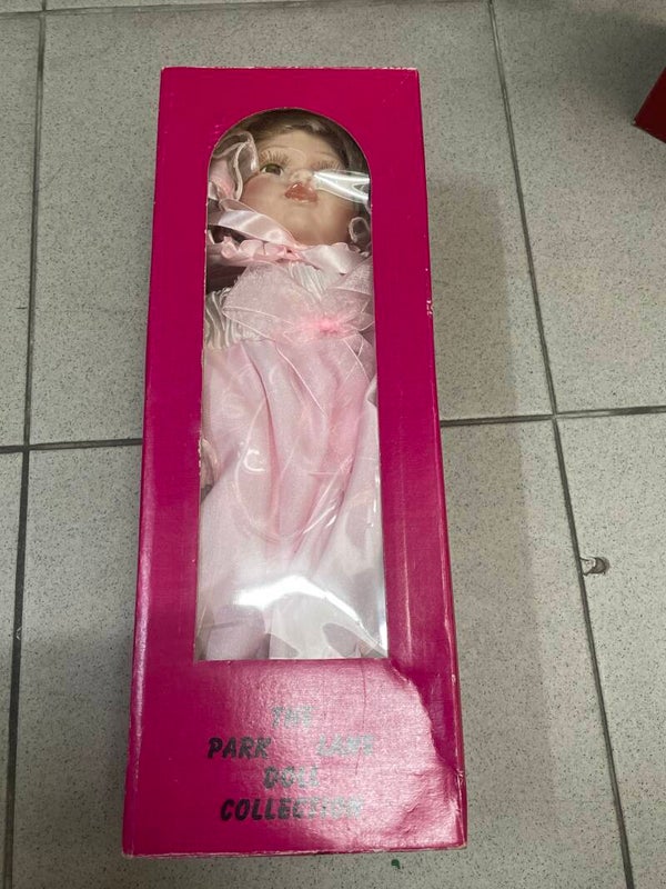 Porcelain Doll- Collectable ***