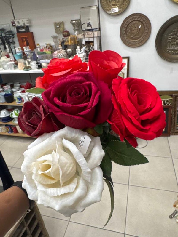 Artificial Rose Flowers-Decor***