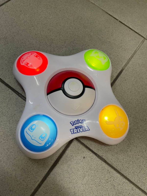 Pokemon trainer trivia- Toys ***