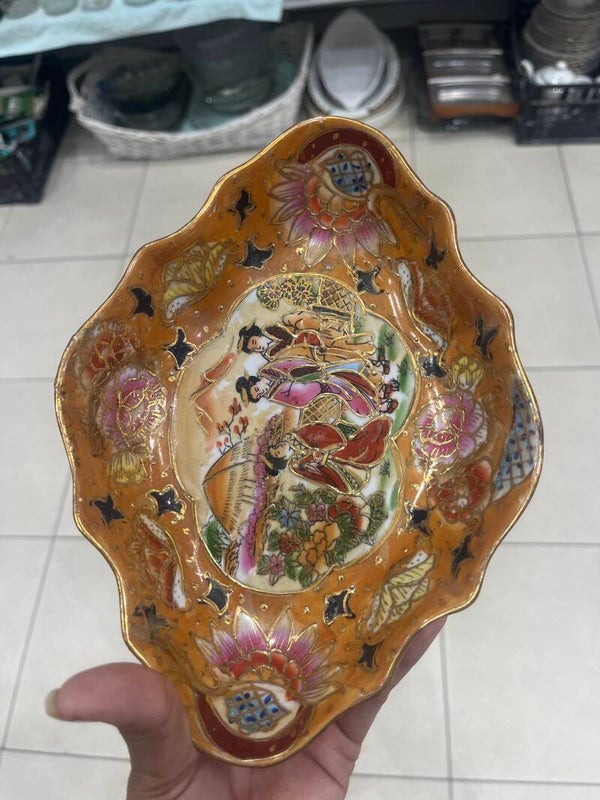 Vintage Chinese Bowl-Decor*