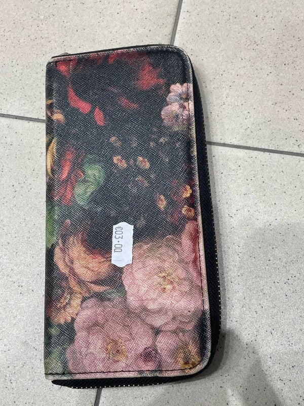 Women Wallet- Accessories ***