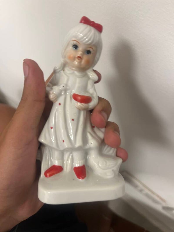 vintage ceramic Girl figurine - Figurines*