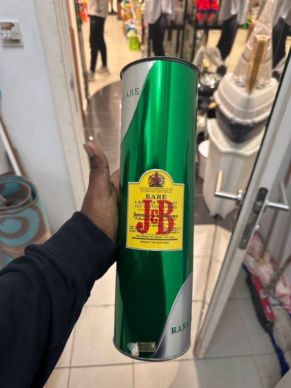 J&B whiskey tin - collectables***