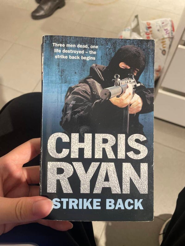 Chris Ryan Strike Back - Book*****