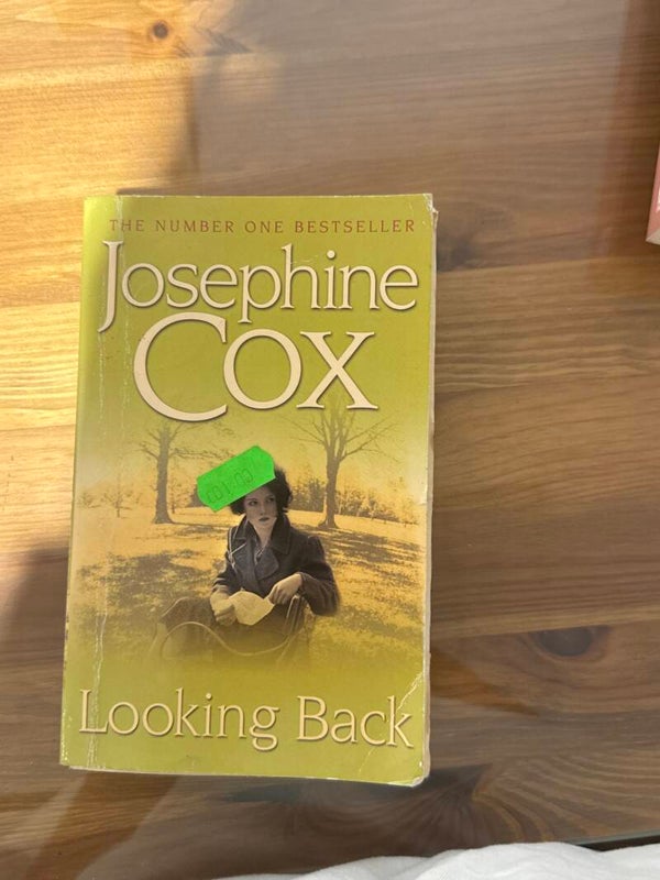 Josephine Cox: Looking Back - books*