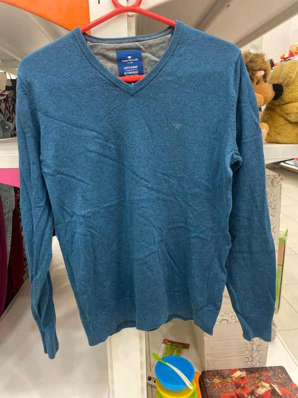 Men Sweater - Size Medium