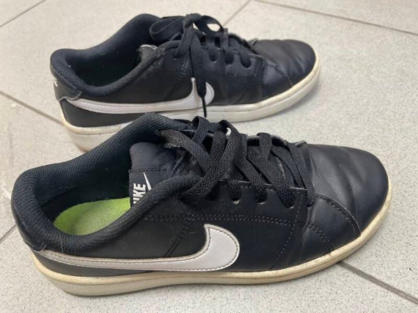Women Nike Shoes - Size 36