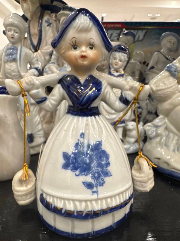 Dutch Girl - Figurines