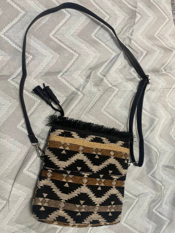 Woven crossbody bag- Bags***