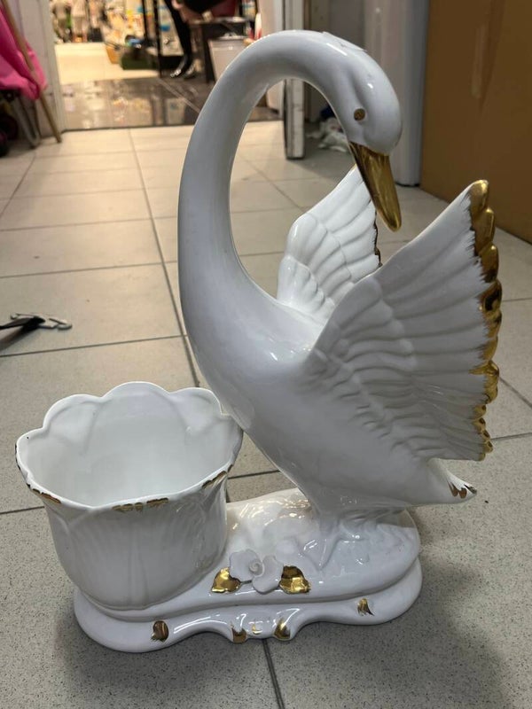 White + Gold Porcelain Swan - Figurines
