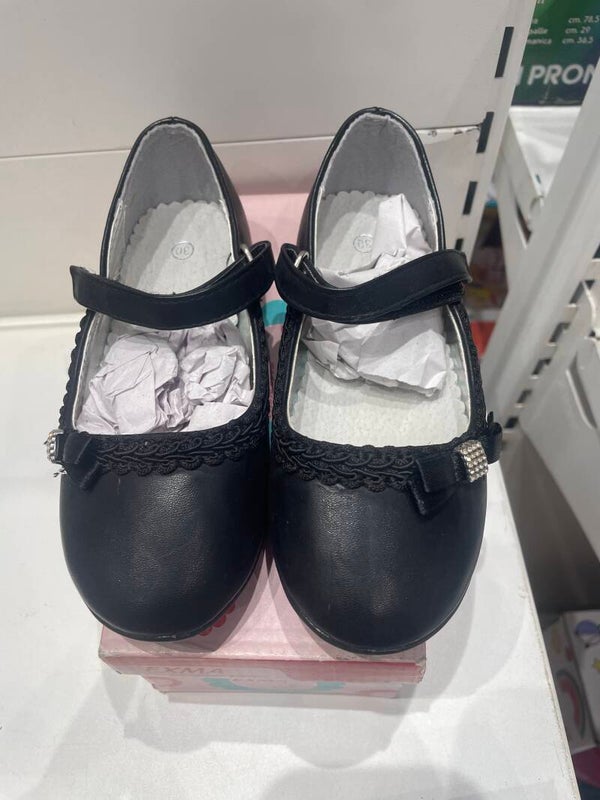 Girls Shoes - Size 30 - New