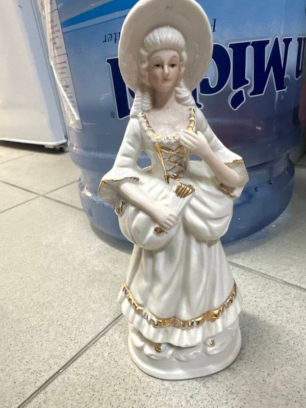 Porcelain Figurine-Decor**