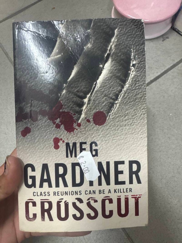 Meg Gardiner Crosscut - Books***