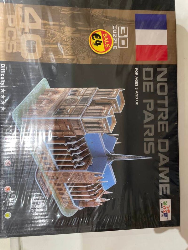 Notre Dame Puzzle 3D - Brand New - Games