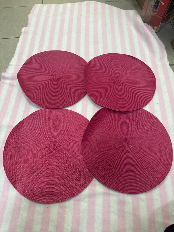 Woven placemats set of 4- Supplies ***