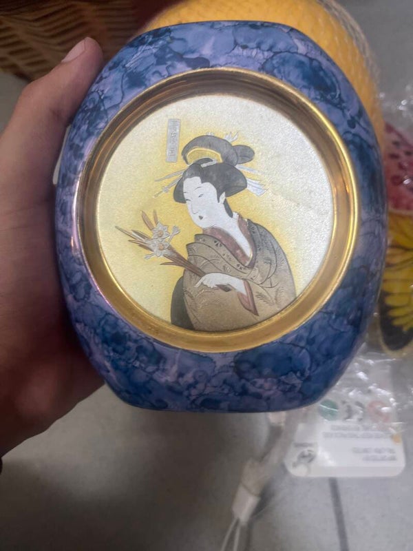 Japanese geisha porcelain vase - decor*