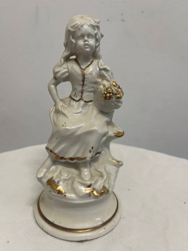 Porcelain Figurine - Figurines**