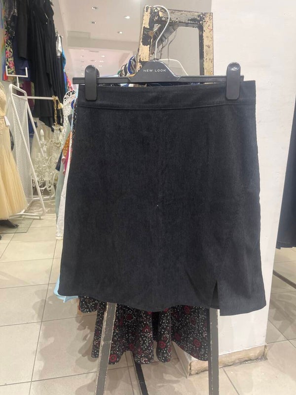 Ladies Skirts Size medium - Clothes*