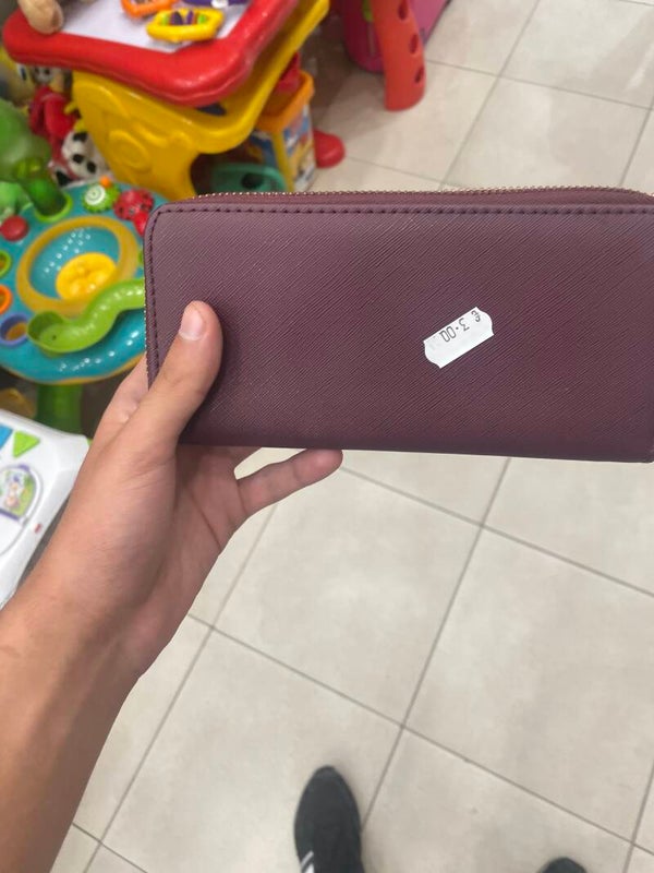 burgundy textured zip-around wallet - Acessories*