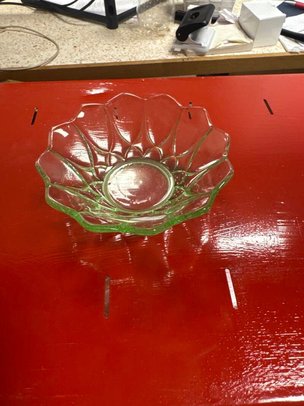 Light Green Glass bowl with a scalloped,, ruffled rim - vintage ***