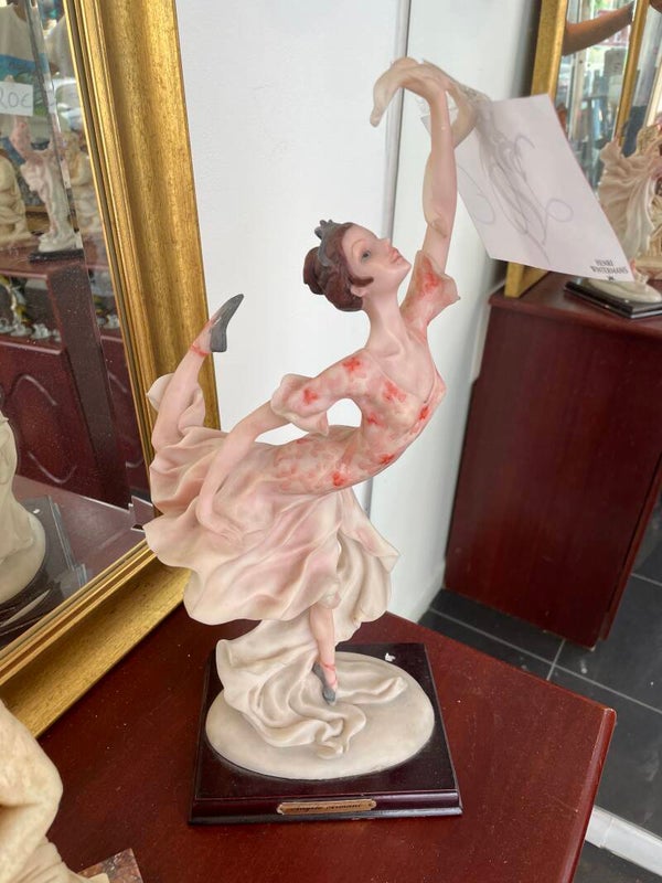 Figurine-Decor***