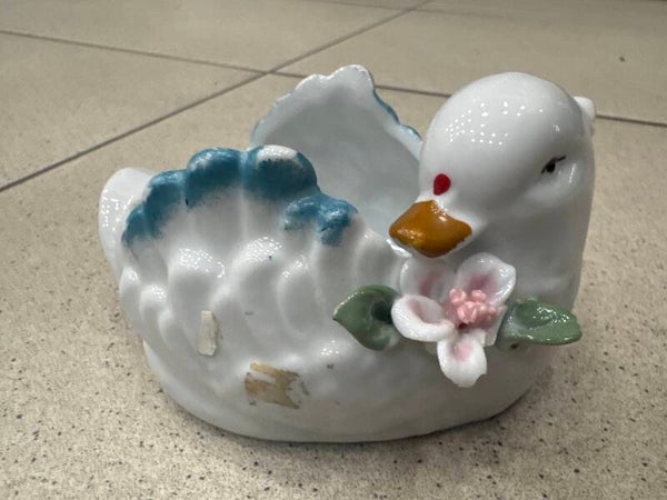 Porcelain swan trinket dish- Decor ***