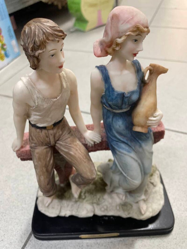vintage Lavie Style Venutti Collection- figurines ***