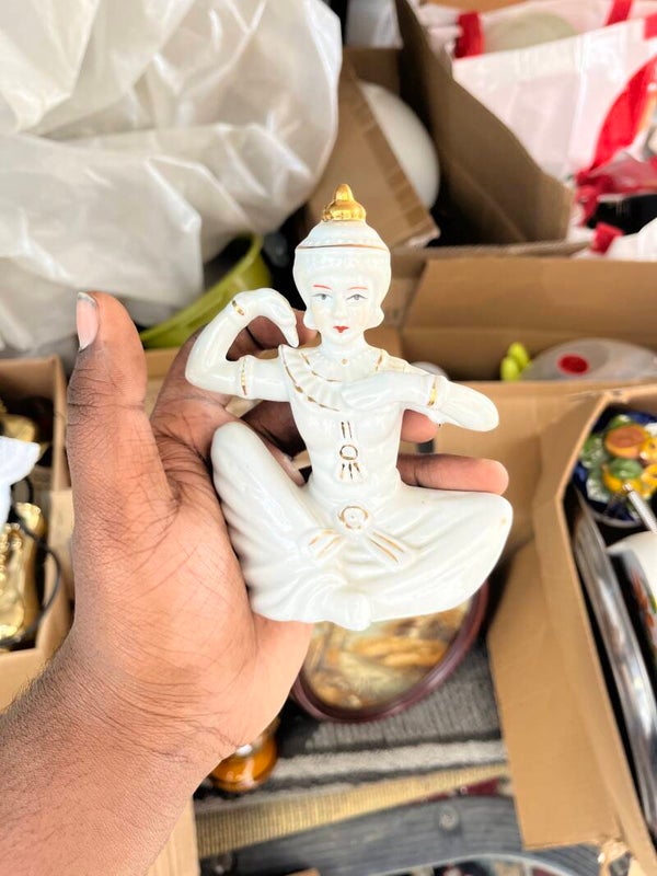 Vintage Thai Saimese dancer porcelain figurine- Figurine ****