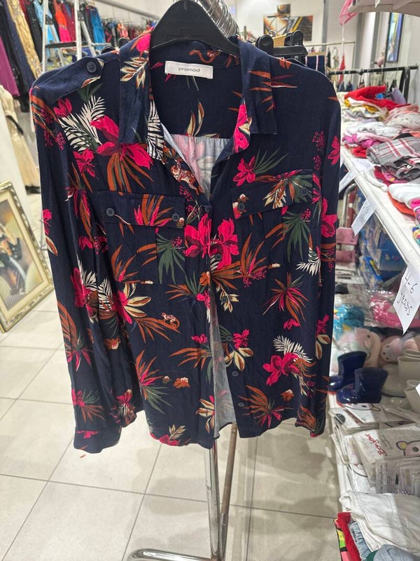 Women Shirt - Size Large ****